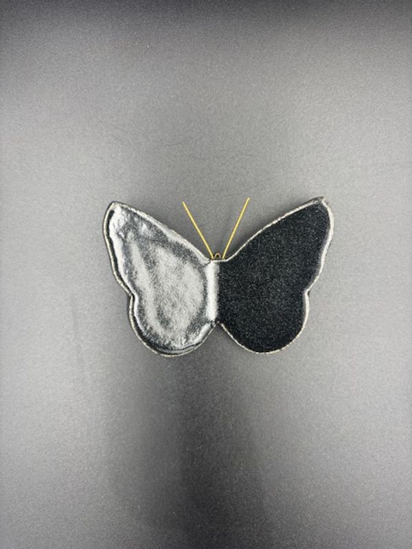 Sommerfugl sort liten